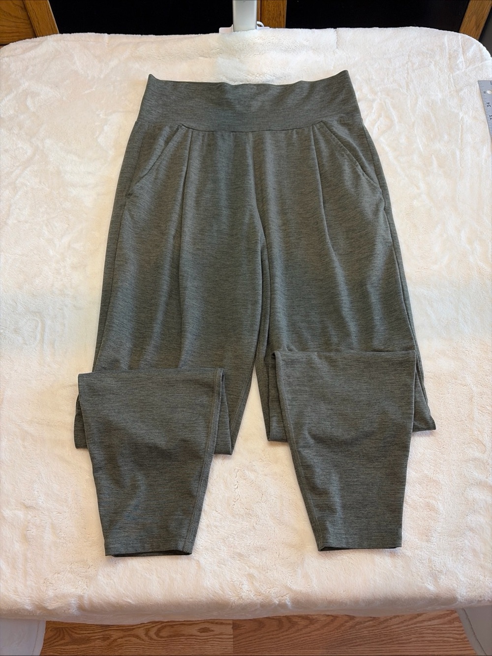 VUORI Womens At Ease High Waist Harem Athletic/Athleisure Pants Sz S Green